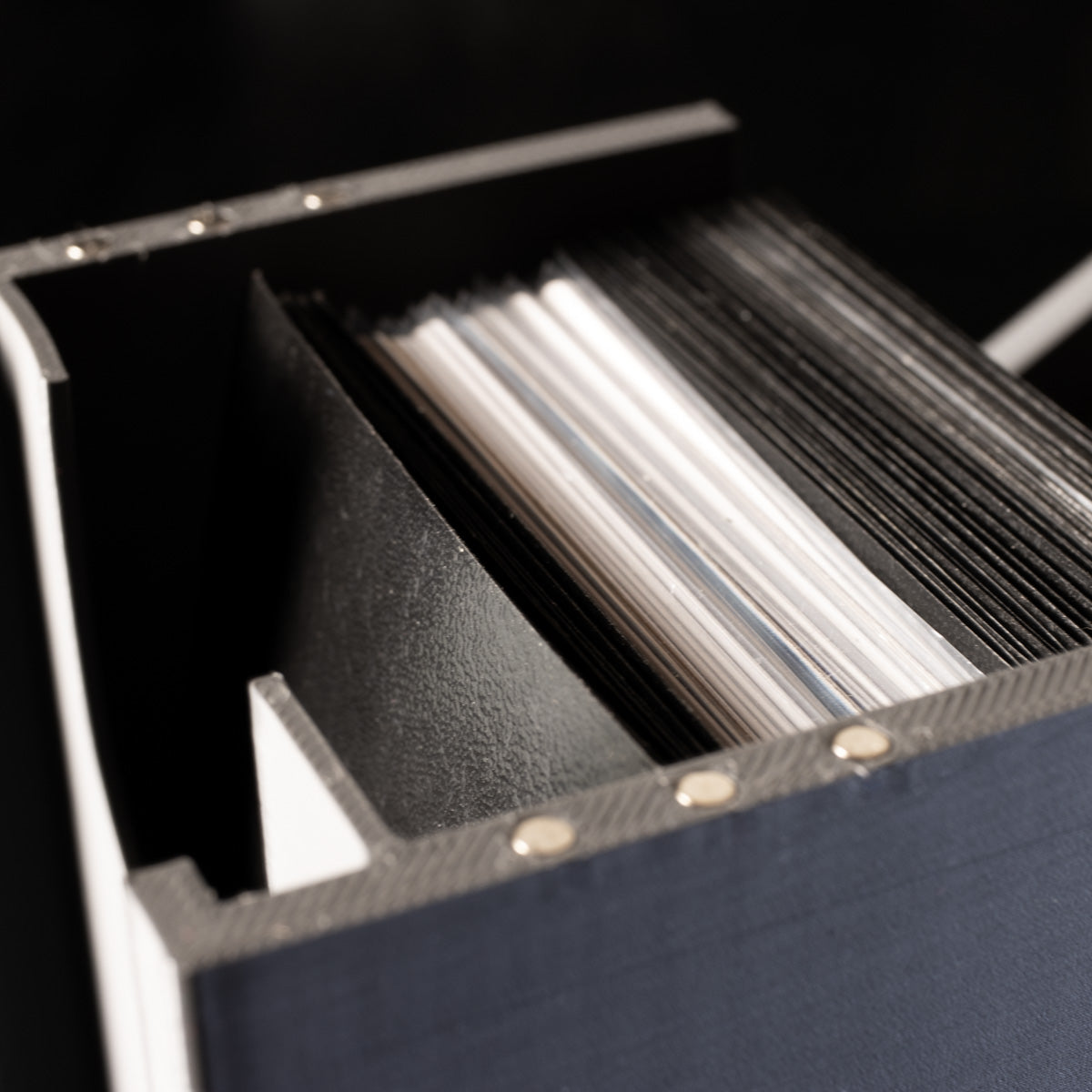 Viktor Wildrune - Deck Box